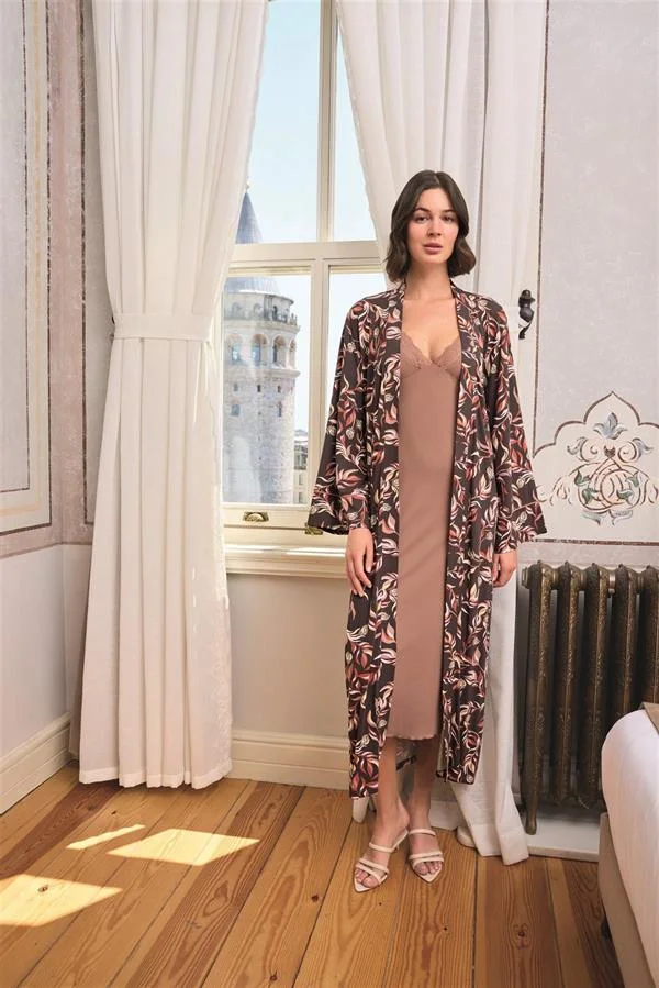 Arias Closet Yaprak Desenli Yırtmaçlı Dantelli ve Dekolteli Büyük Beden Sabahlık Takımı