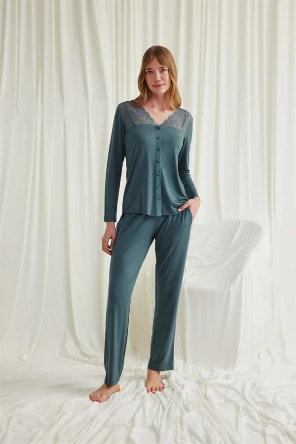 Arias Closet Yakası Omzu ve Paçası Dantelli Boydan Düğmeli Pijama Takımı