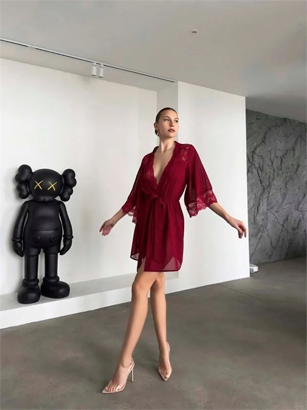 Şık Tasarım Bordo Dantel İşlemeli Body Suit ve Tül Gecelik Takımı