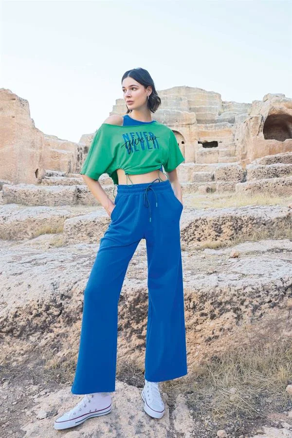 Arias Closet Kısa Kollu "Never Give Up" 3'lü Crop Eşofman Takımı