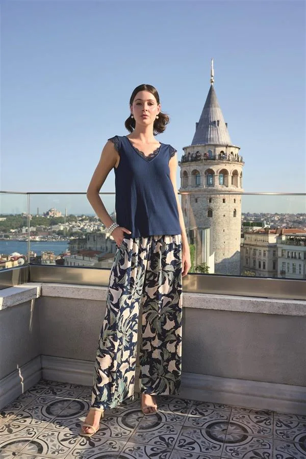 Arias Closet Yaprak Desenli ve Dantelli 3'lü Pijama Takımı