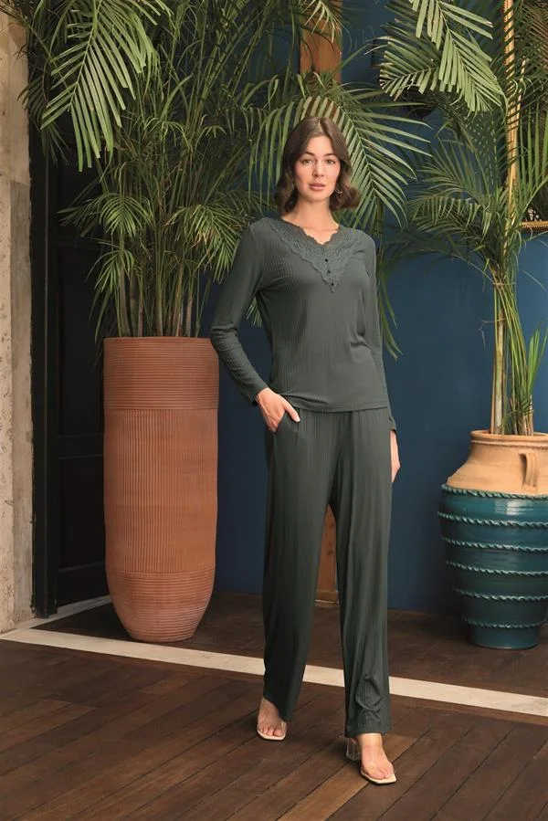 Arias Closet Uzun Kollu Önü Düğmeli V Yaka Pijama Takımı