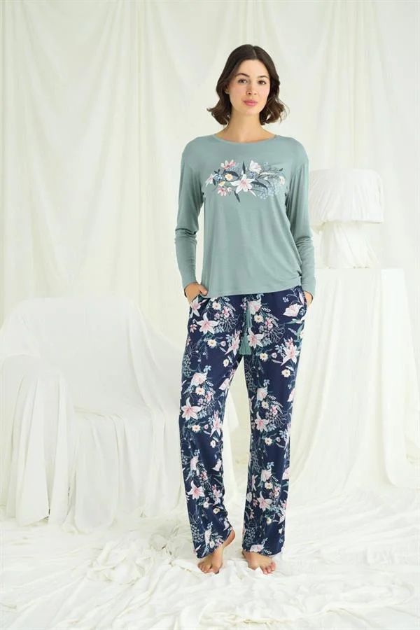 Arias Closet Çiçek ve Yaprak Desenli Baskılı Pijama Takımı