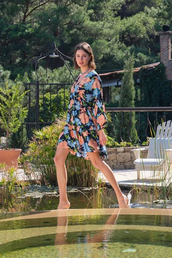 Arias Closet Viskon Çiçek ve Yaprak Desenli Uzun Kollu Elbise