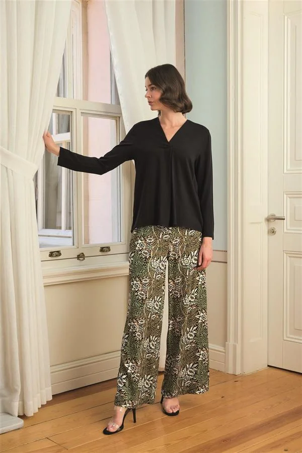 Arias Closet Çiçek Yaprak ve Etnik Desenli Uzun Kollu Pijama Takımı
