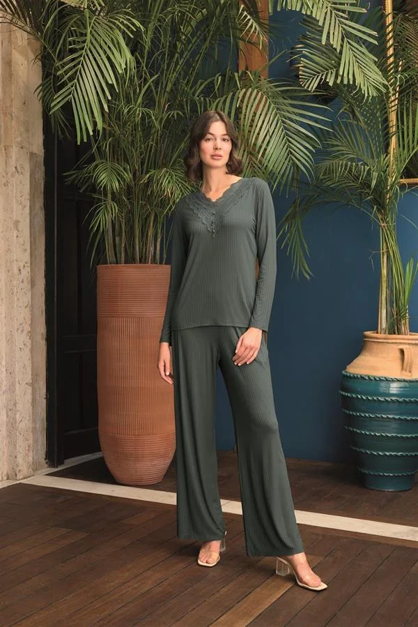 Arias Closet Uzun Kollu Önü Düğmeli V Yaka Pijama Takımı