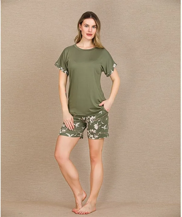 Arias Closet Şık Tasarım Çiçek Desenli Yeşil Şortlu Kısa Kol Viskon Pijama Takımı