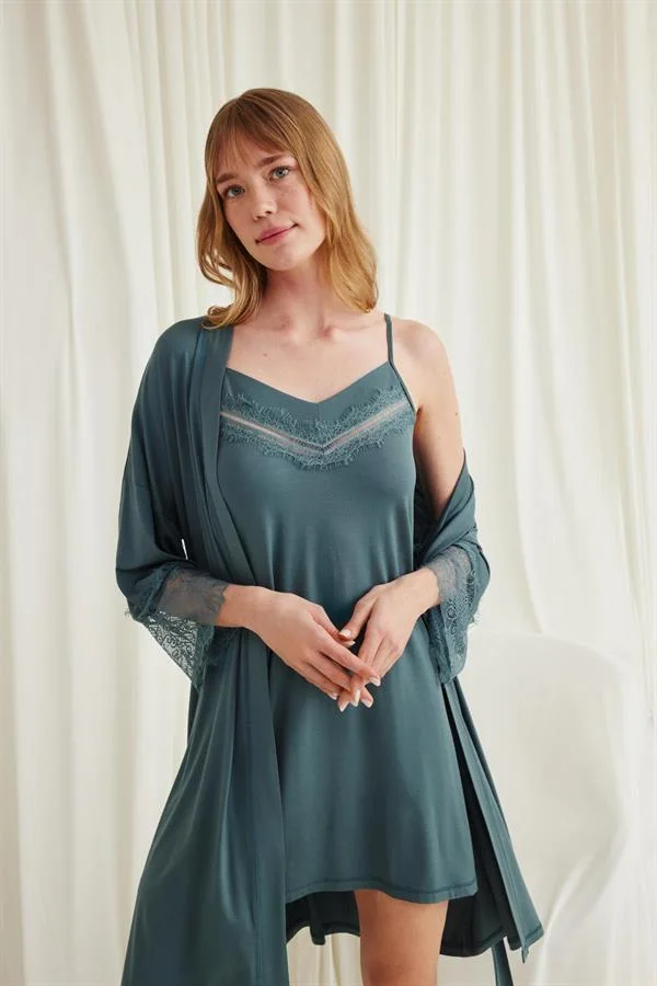 Arias Closet Dekolteli Yakası ve Kolu Dantelli Sabahlık Takımı